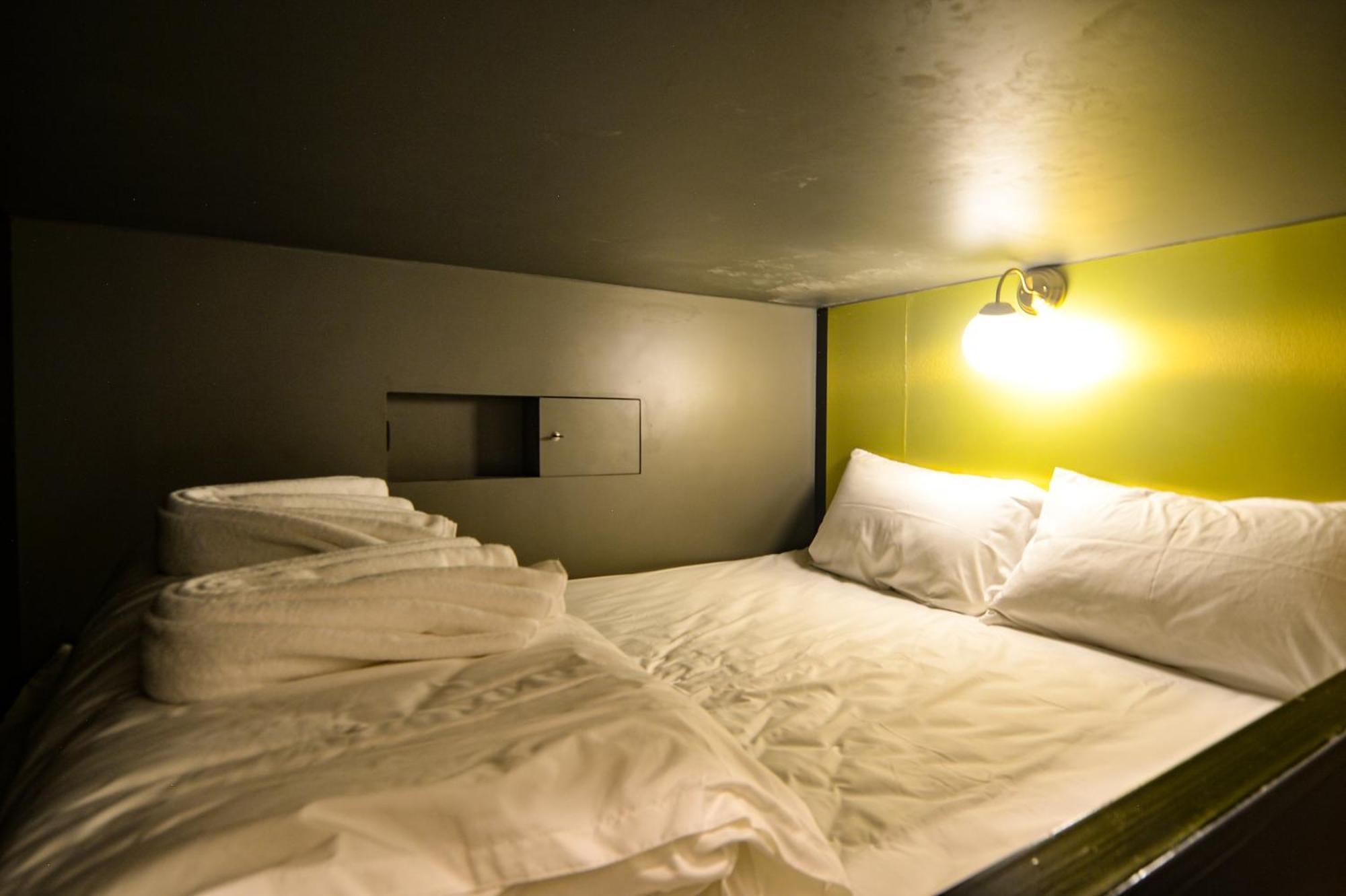 Four Sister Lamoon Hotel กรุงเทพมหานคร ภายนอก รูปภาพ