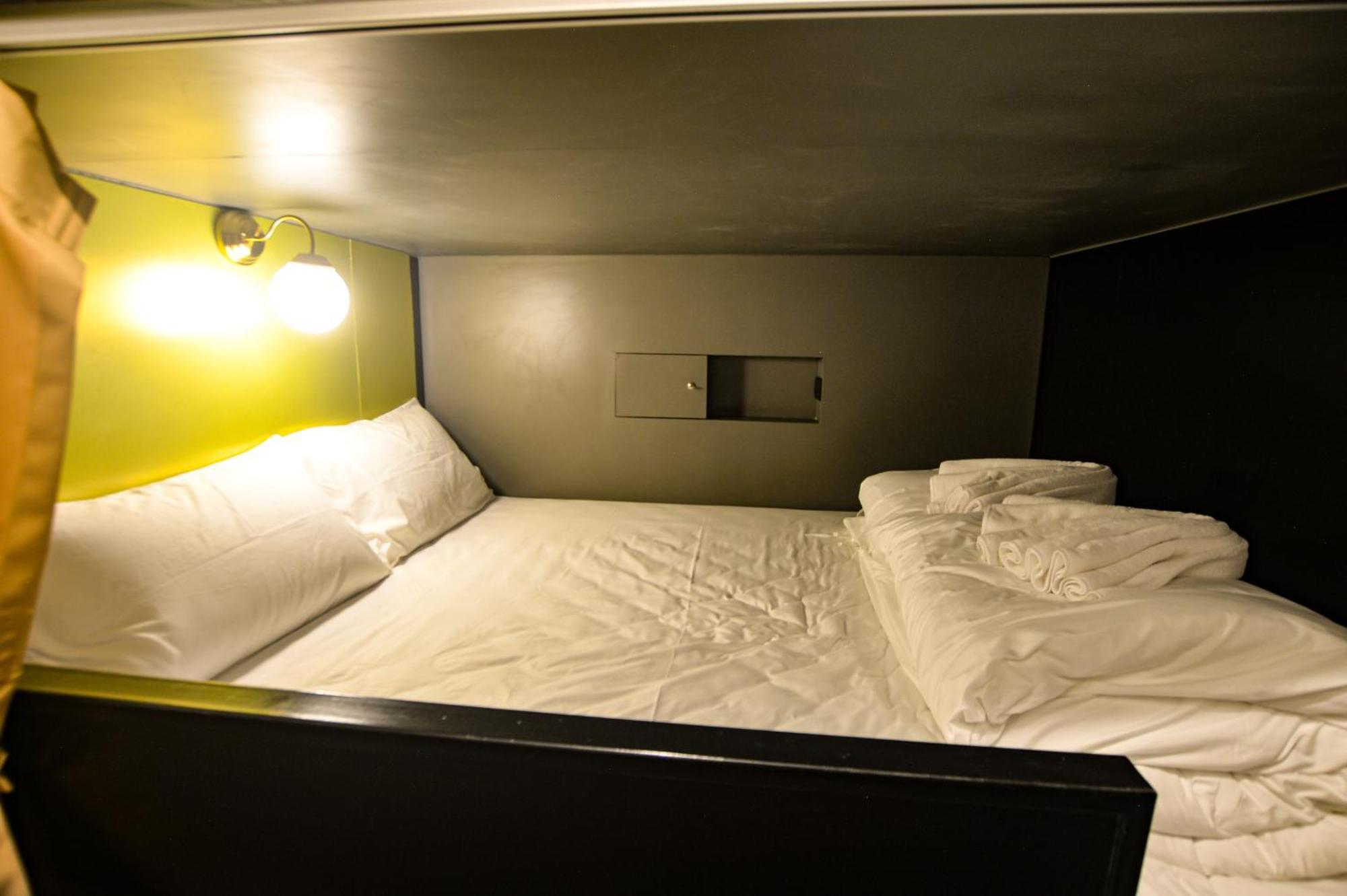 Four Sister Lamoon Hotel กรุงเทพมหานคร ภายนอก รูปภาพ