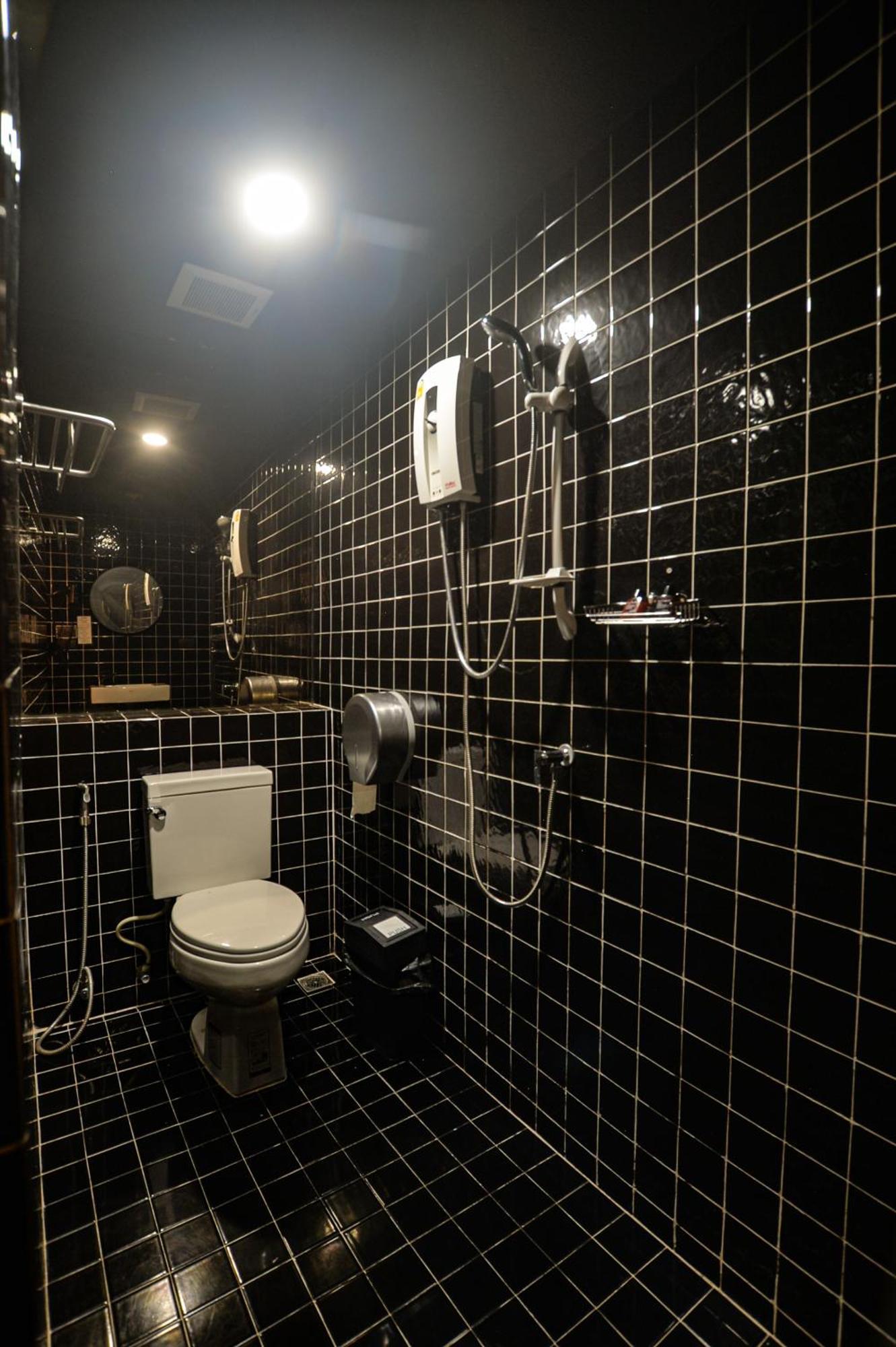 Four Sister Lamoon Hotel กรุงเทพมหานคร ภายนอก รูปภาพ