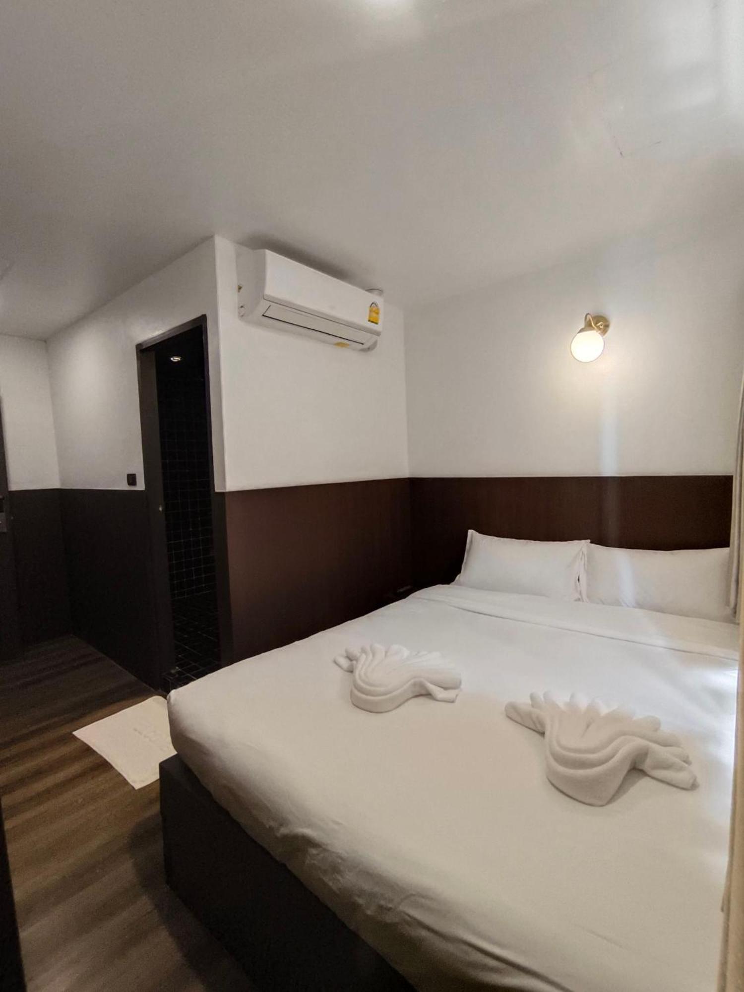 Four Sister Lamoon Hotel กรุงเทพมหานคร ภายนอก รูปภาพ